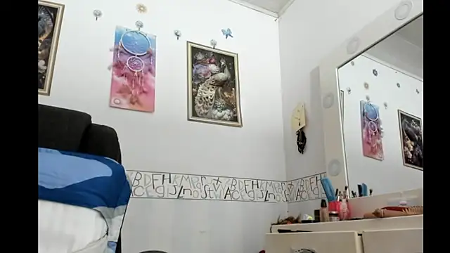 lili breastxxx online show from September 17, 11:41 am