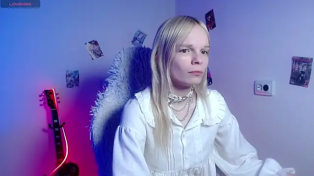 Emily Nyaffee online show from March 20, 4:28 am