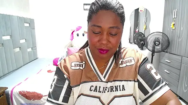 thickebonymilfF online show from July 13, 5:41 am