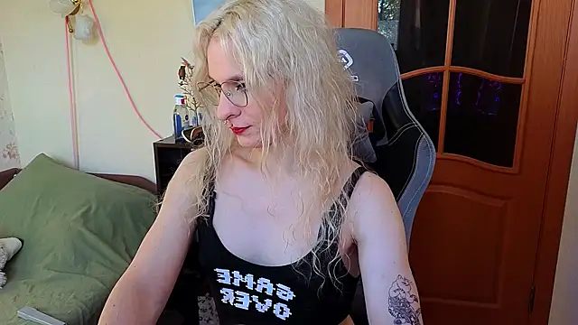 Lori Myaf online show from August 4, 4:35 pm