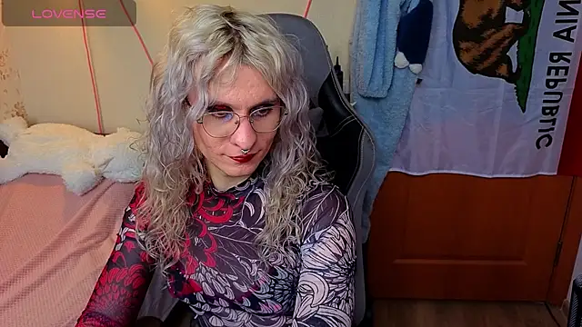 Lori Myaf online show from April 28, 1:48 pm