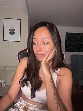 DianaHopson online show from April 30, 1:11 am
