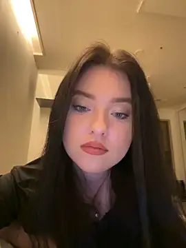 Angela Fosterr online show from February 5, 6:22 pm