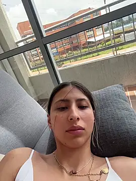 Ameellie online show from March 4, 4:57 pm