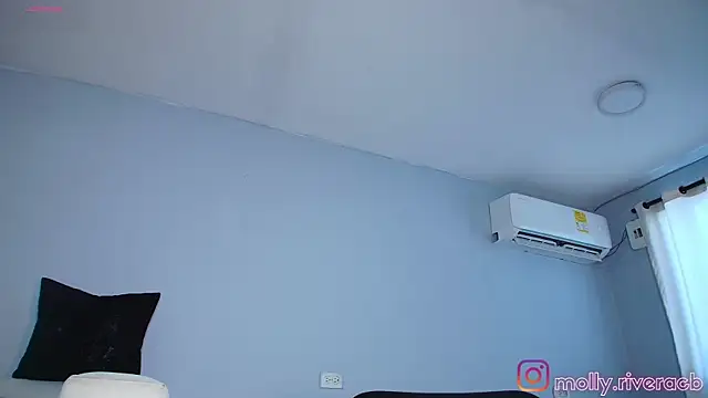 mollyrivera online show from September 22, 8:29 pm