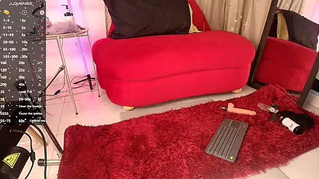 Natasha Wilde  online show from March 11, 12:15 am