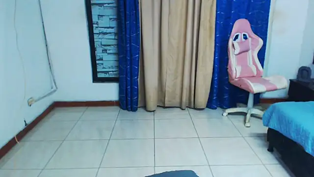 kiwii nasty online show from August 1, 11:40 pm