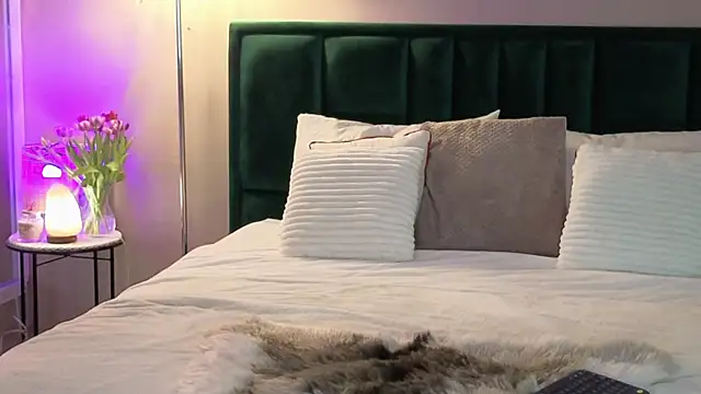 JoanneGG online show from April 23, 10:44 am