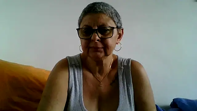 roseblak42 online show from July 13, 3:02 pm