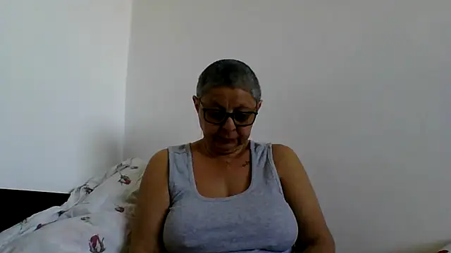 roseblak42 online show from June 17, 1:56 pm