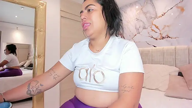 kiana cream online show from November 22, 11:46 am