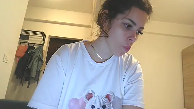 LovelyJulliette online show from November 16, 4:40 pm