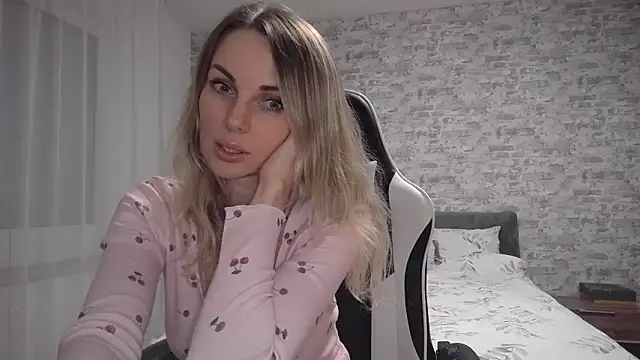 AlissonBia online show from November 2, 11:08 pm