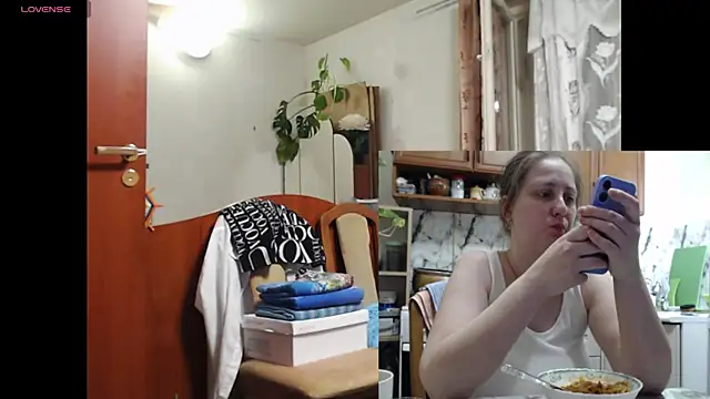 Sakura Green online show from December 1, 4:42 pm