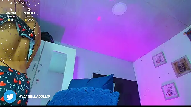 isabelladoll19 online show from July 31, 10:11 pm