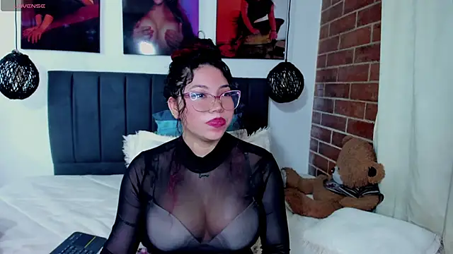 kyliejenner hot online show from April 27, 3:36 am