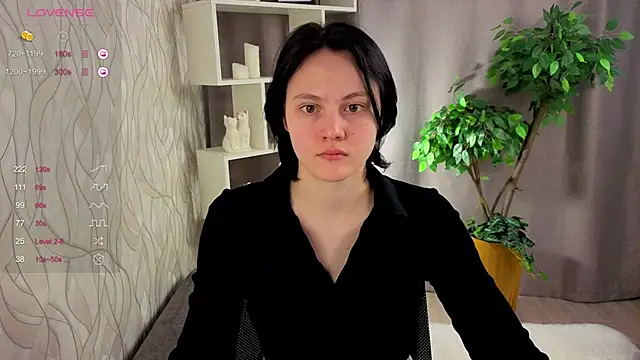 Snapshot of MaryCoopeer chatting on October 5, 5:23 am MaryCoopeer online show from October 5, 5:23 am