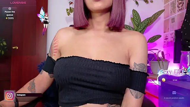 Yeriawaddell  online show from December 17, 12:05 am