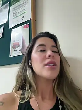 Emilia Bakerr online show from August 3, 9:20 pm