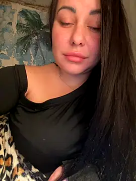 DaisyStreet online show from November 21, 8:00 pm