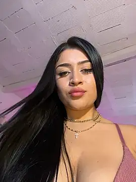 lucianaroy online show from June 25, 12:54 am