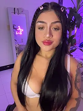 lucianaroy online show from November 18, 4:46 am