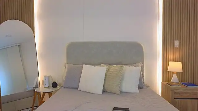 KristennBlue online show from April 25, 4:26 pm