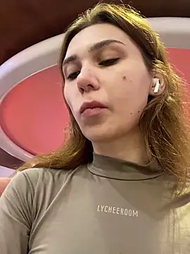 QuitieLia online show from December 2, 8:49 am