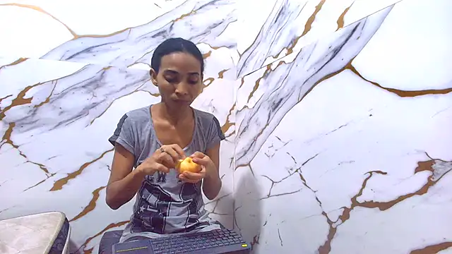 luciana daza online show from June 8, 10:09 pm