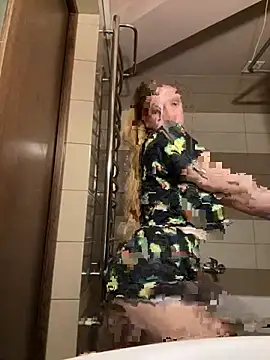 Snapshot of freiiaflower chatting on October 9, 4:33 pm freiiaflower online show from October 9, 4:33 pm