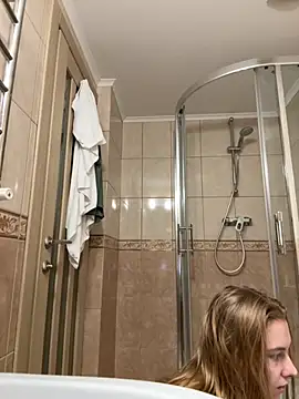 Snapshot of freiiaflower chatting on October 12, 6:10 pm freiiaflower online show from October 12, 6:10 pm