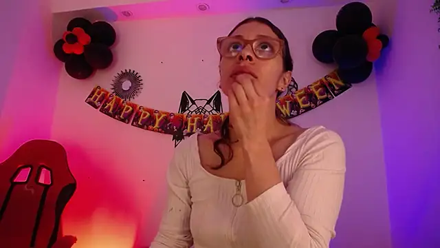 Katy Van online show from October 31, 8:57 pm