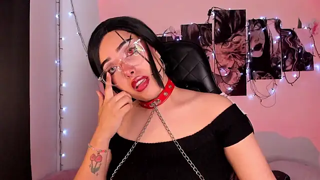 willow poisson online show from September 25, 5:22 pm