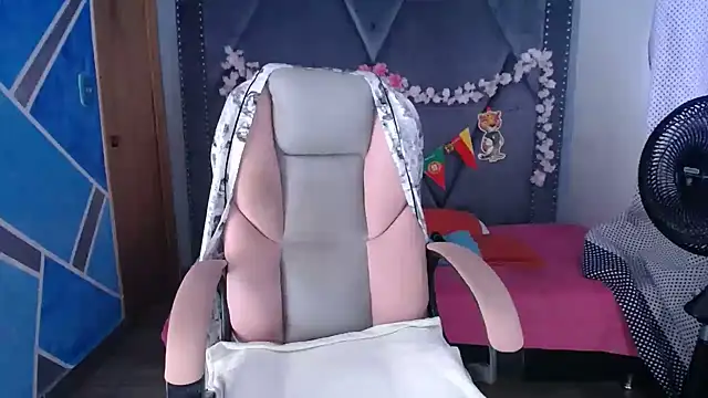 MeganMilF2 online show from July 8, 2:52 pm