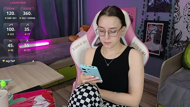 Sweet frosti online show from February 3, 6:22 am