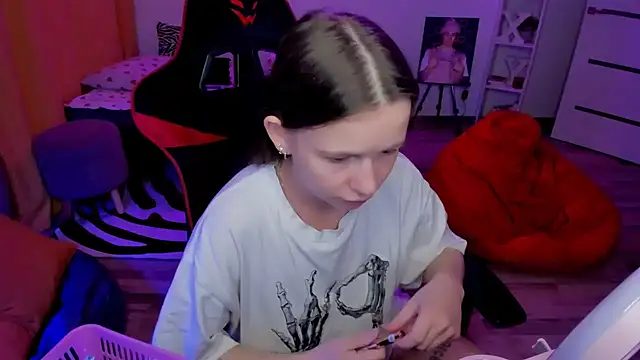 HelloRoxy online show from June 27, 8:48 pm