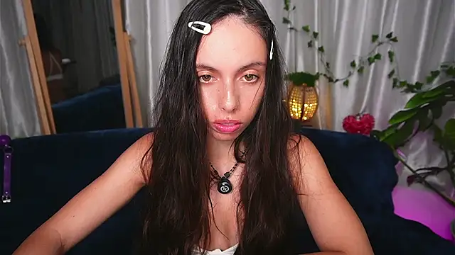 Lill Dayna online show from November 4, 11:15 am