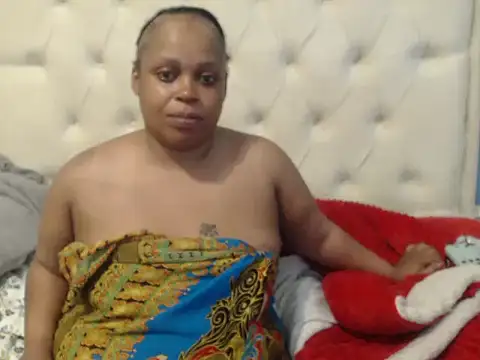 THESHORTQUEEN online show from November 17, 7:47 pm