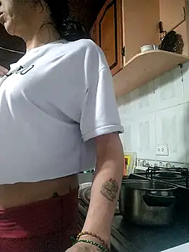 Cameron puppy online show from January 6, 8:01 pm