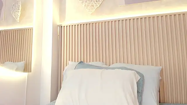 daiana curly online show from August 4, 8:48 pm