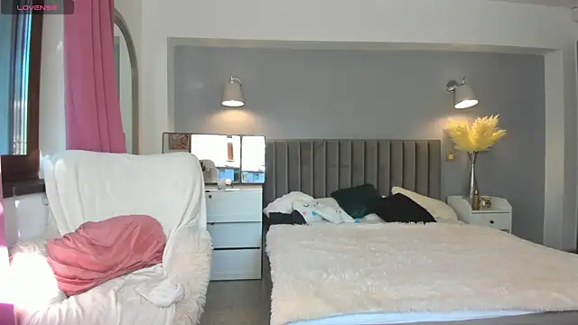 Awesome Jolie online show from September 24, 6:01 am