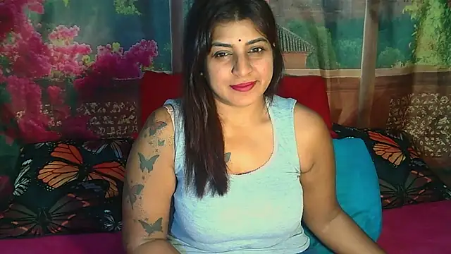 RoyalIndianCreamPuff online show from June 13, 7:00 pm