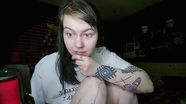 MoorderxDoll online show from June 29, 7:24 pm