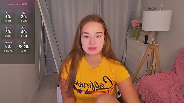 LovelyJessie online show from April 24, 1:47 pm