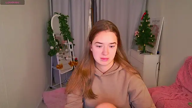 LovelyJessie online show from December 22, 1:47 pm