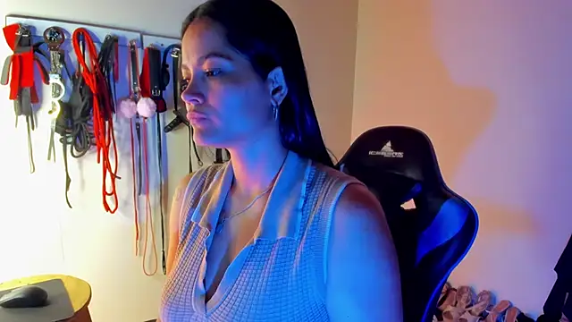scarlet-kennedy98 online show from April 29, 10:26 pm