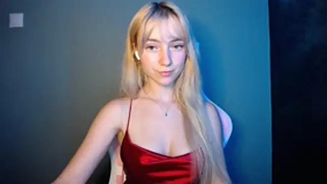 LuciaYoung online show from June 7, 6:26 pm