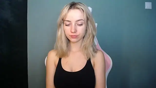 LuciaYoung online show from July 9, 12:29 pm