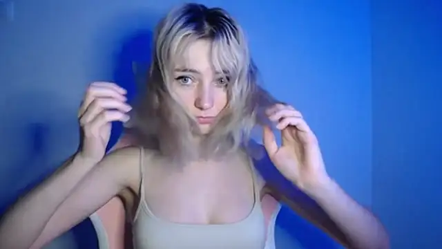 LuciaYoung online show from July 28, 6:53 pm