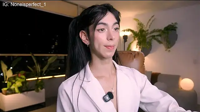 Ms Sammy online show from April 29, 1:31 am